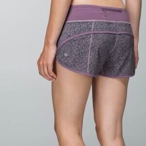 EUC - Lululemon Run Speed Short‎ Dottie Mum Deep CoalMauvelousPurpleFog Sz 4